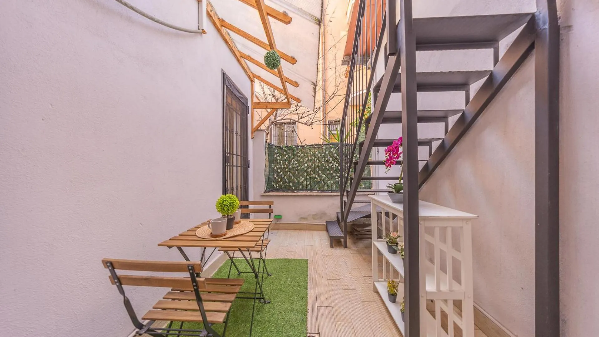 Appartamento Luminoso-Terrazzo-Wifi Veloce Vicino Centro Di Roma Italië